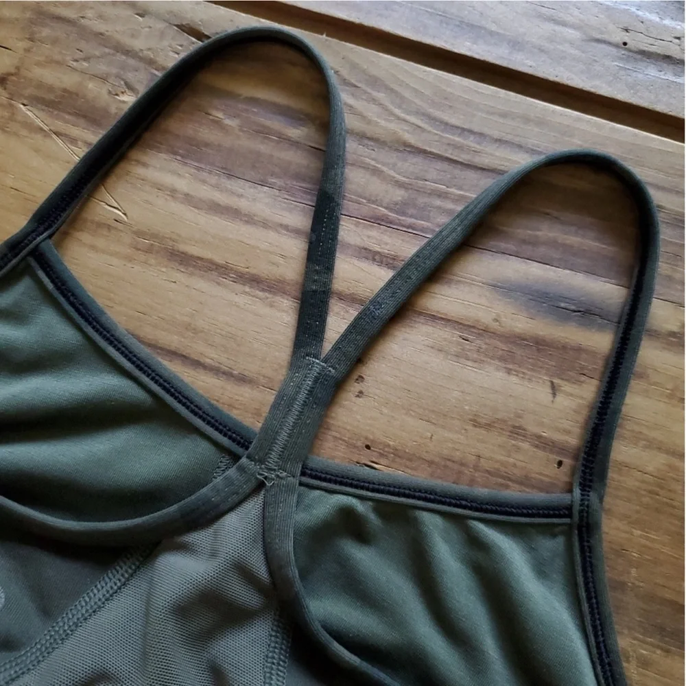 Lululemon Athletica Flow Y Bra Savasana Camo Fatigue Green Size 4